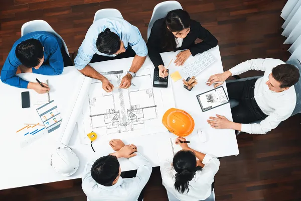 Các nhà quản lý xây dựng đứng ở vị trí trung lập để quản lý lợi ích của tất cả các bên liên quan để đảm bảo thực hiện dự án một cách suôn sẻ.